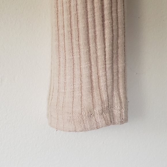 2/$8: Off-The-Shoulder Crop Top - Picture 4 of 6